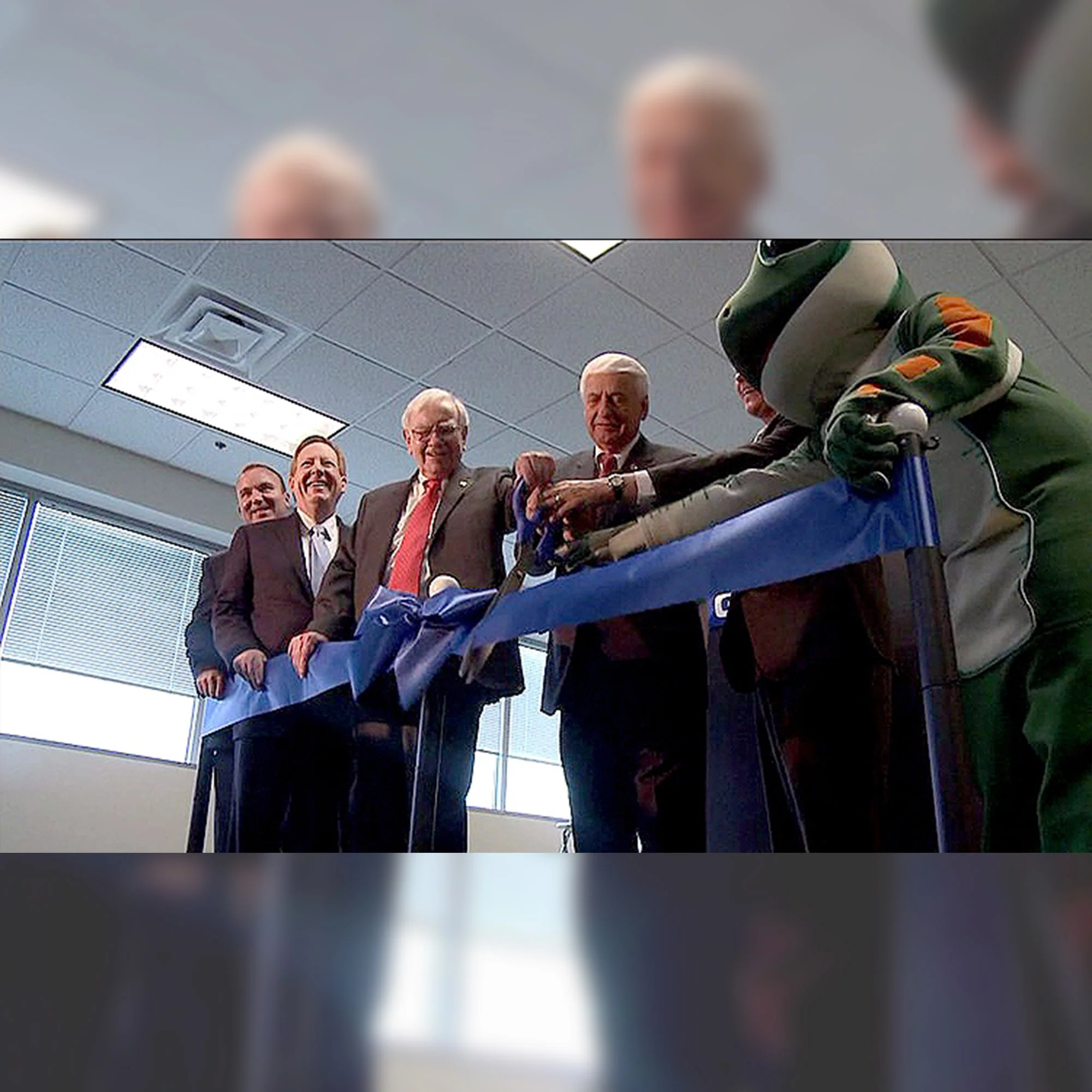 25" Blue Ribbon Cutting Scissors with Silver Blades - Image 21