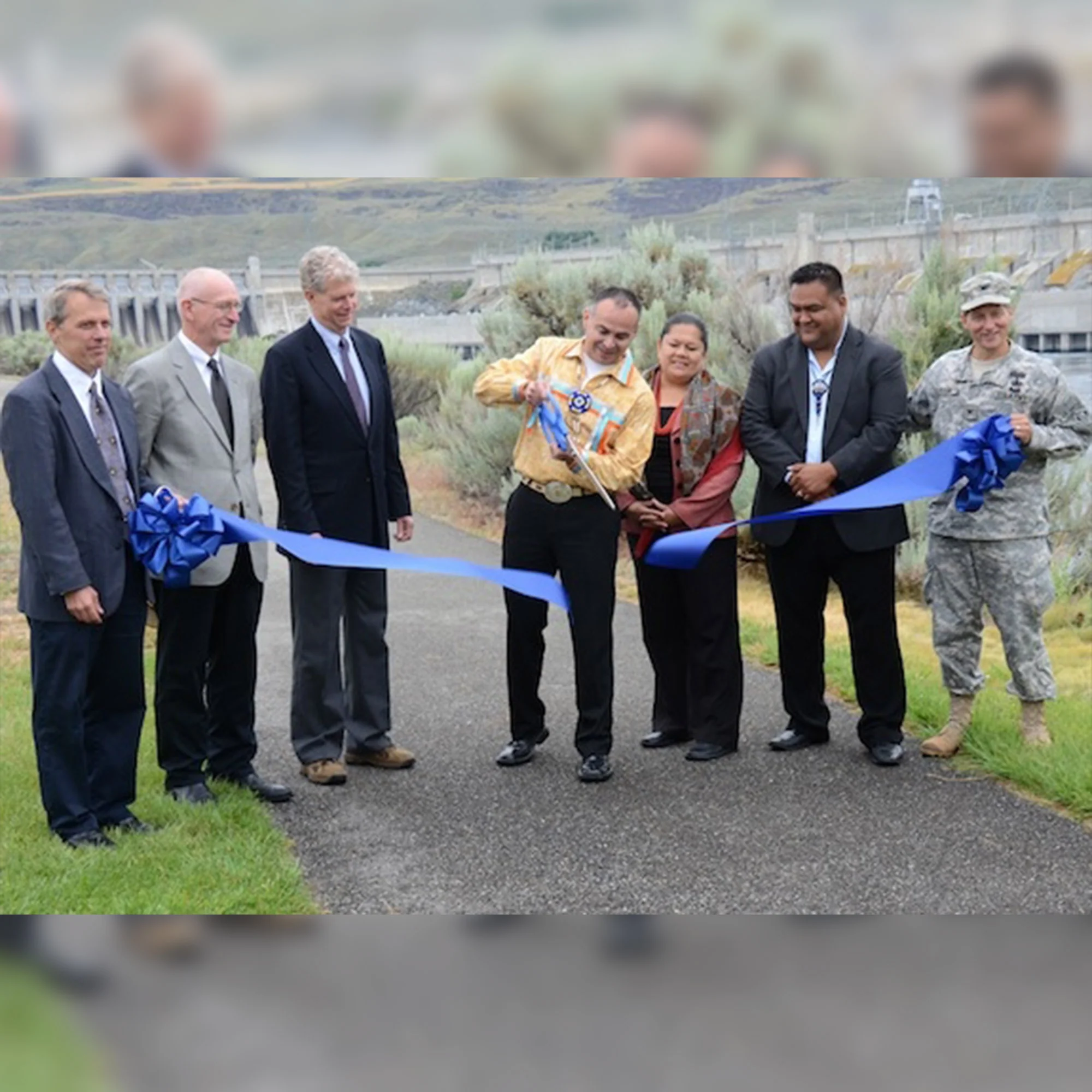 25" Blue Ribbon Cutting Scissors with Silver Blades - Image 22