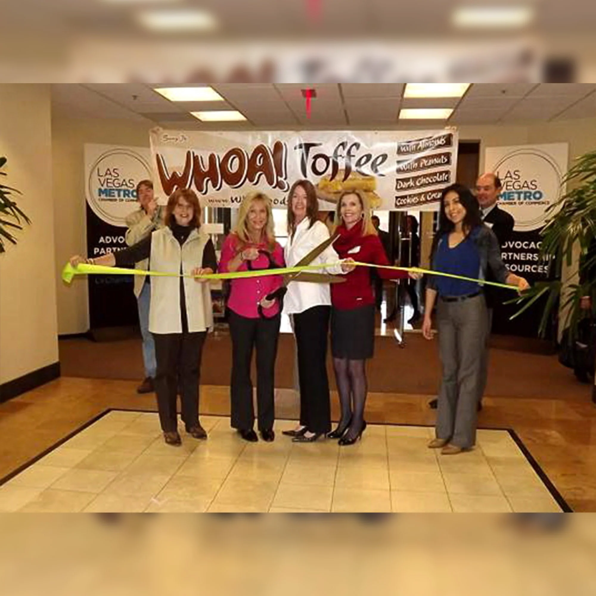 36" Black Ribbon Cutting Scissors with Gold Blades - Image 18