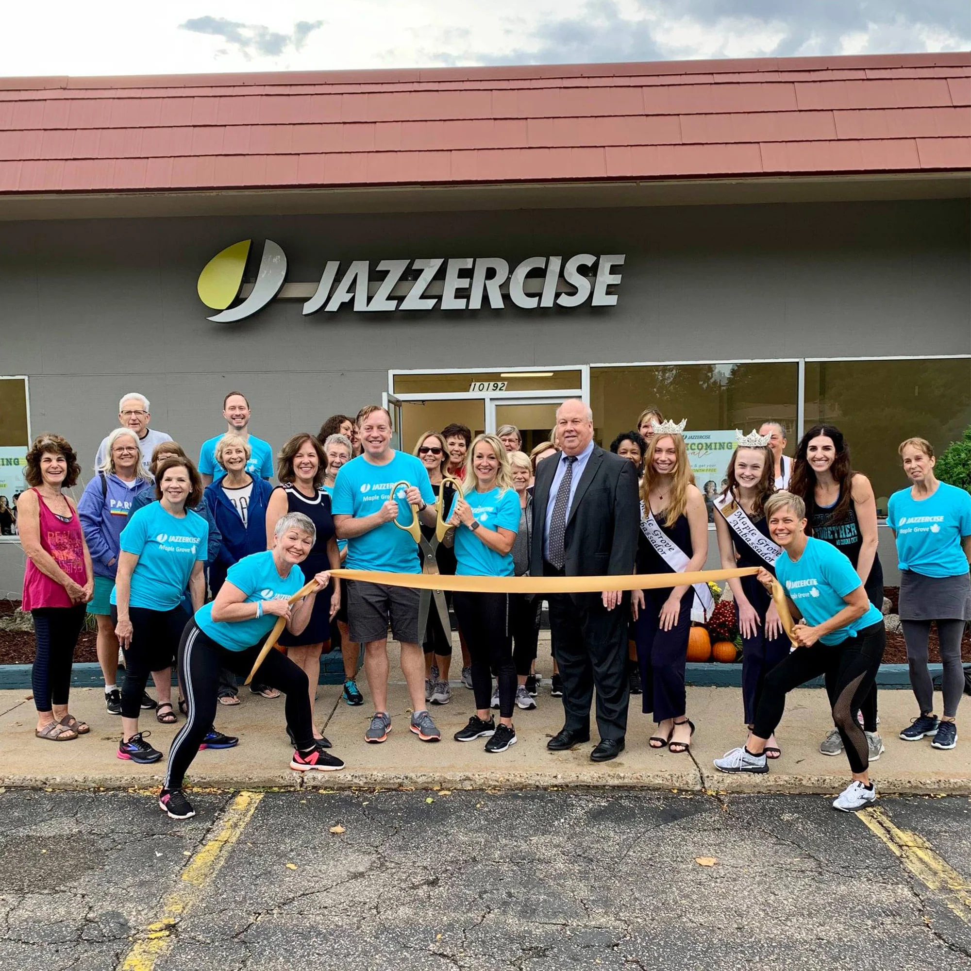 36" Gold Ribbon Cutting Scissors with Silver Blades - Image 17